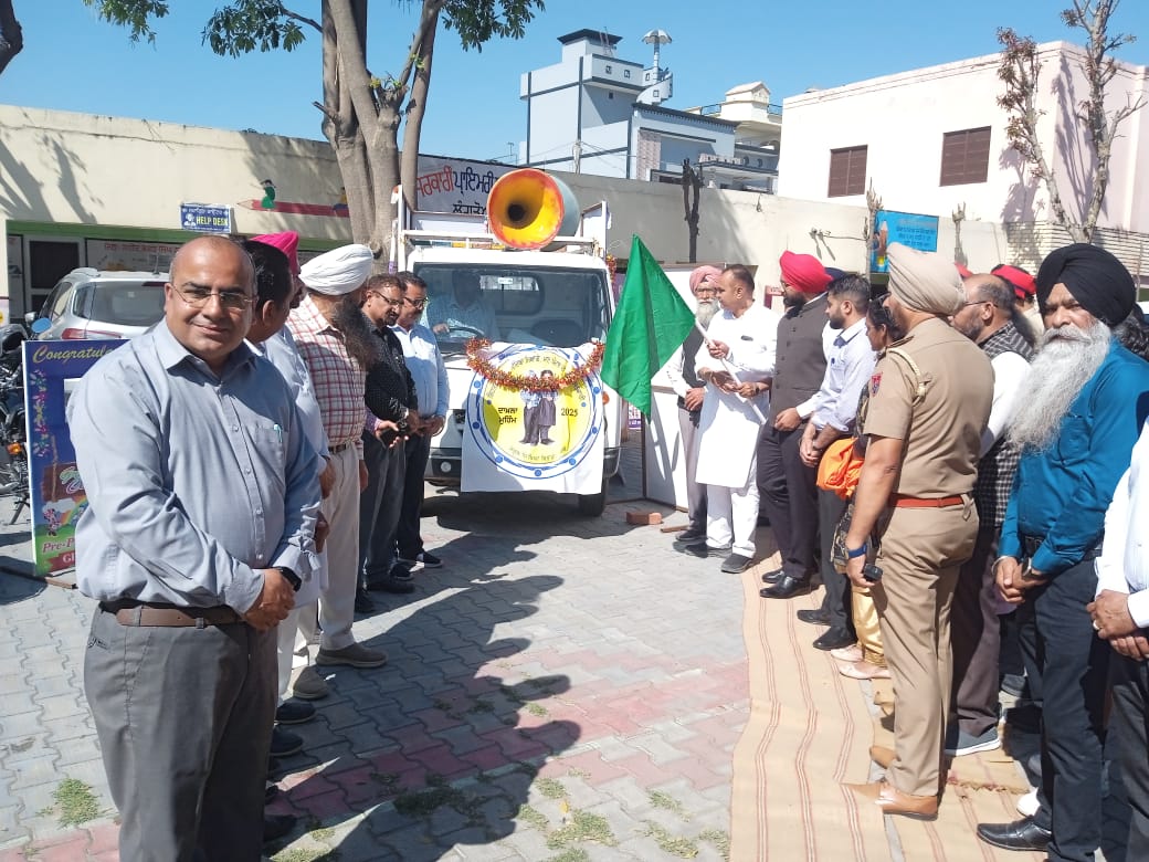 Deputy Commissioner flagged off admission rally